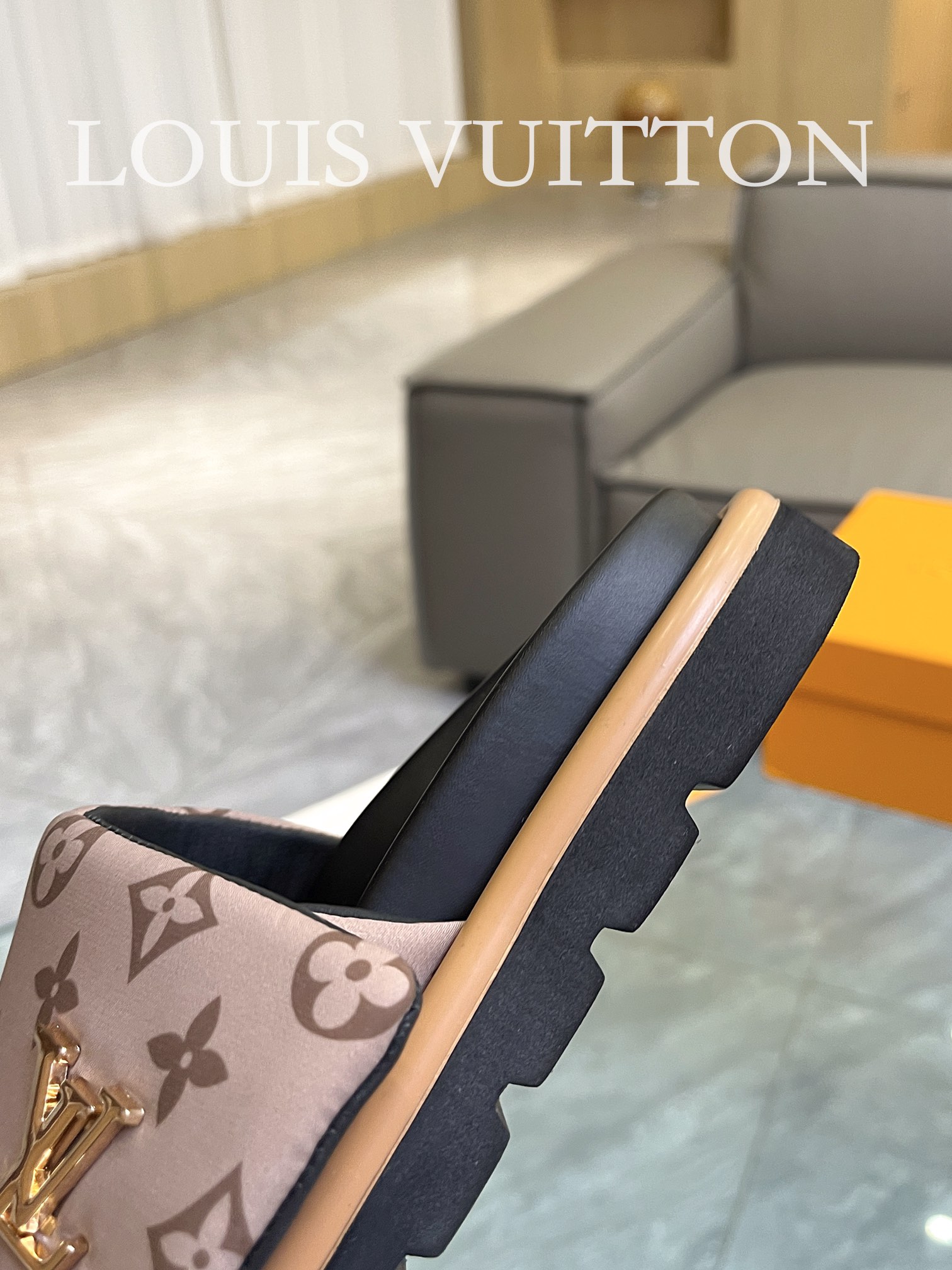 LOUIS VUITTON SLIPPERS