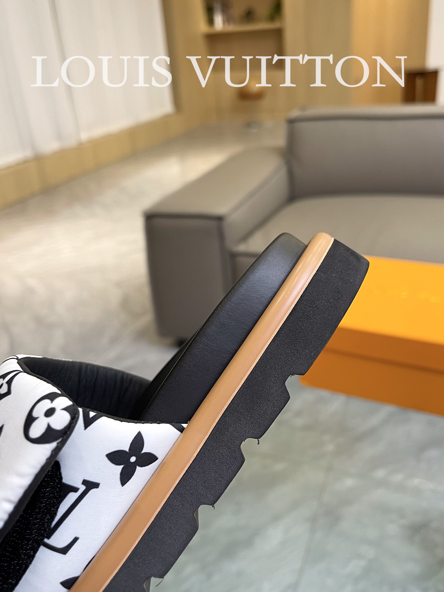 LOUIS VUITTON SLIPPERS