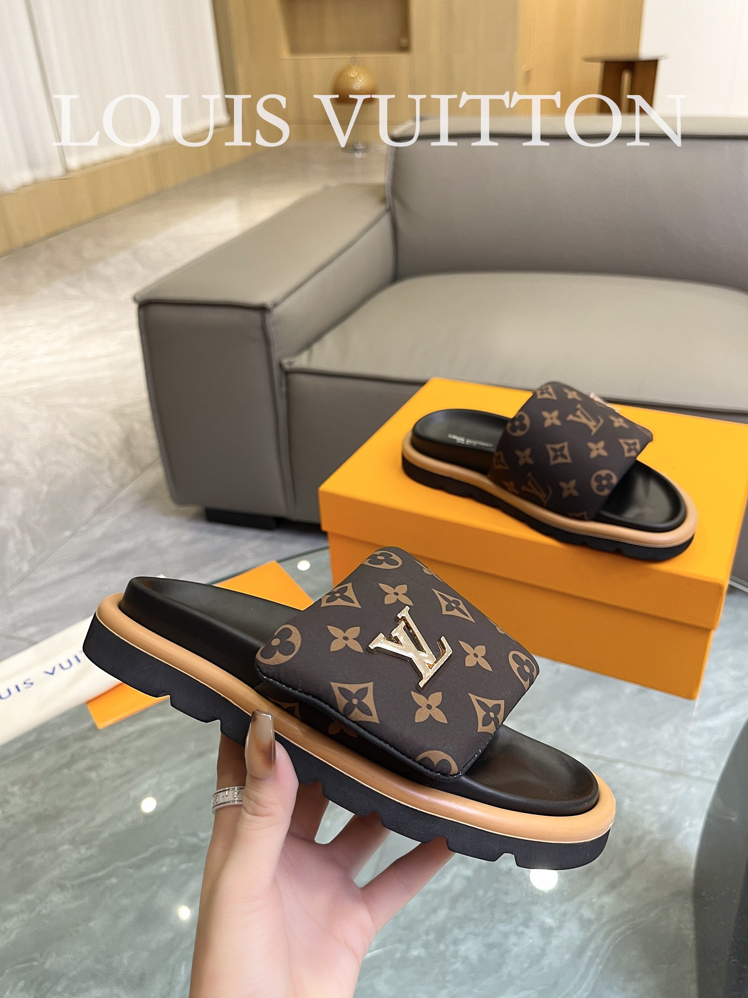 LOUIS VUITTON SLIPPERS