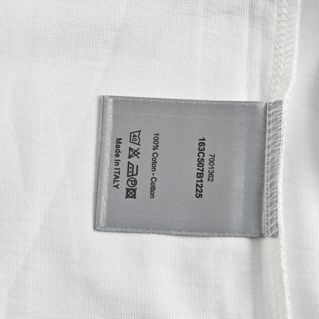 DIOR T-SHIRT