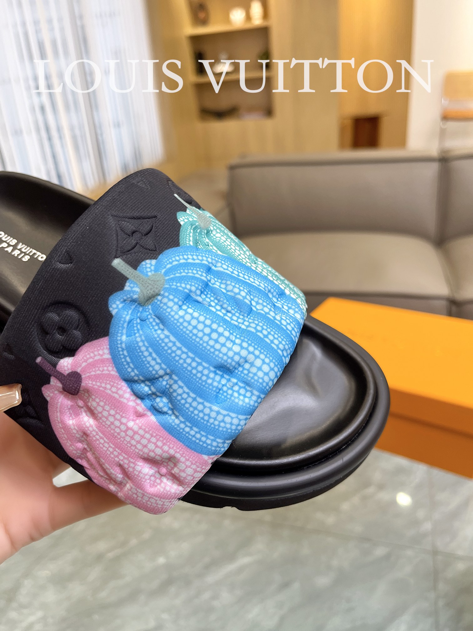 LOUIS VUITTON SLIPPERS