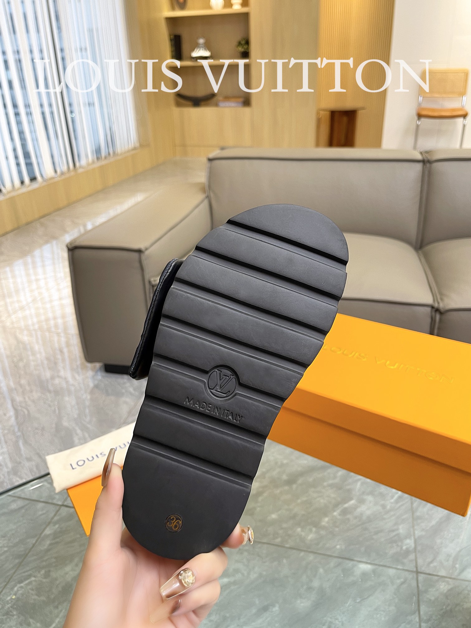 LOUIS VUITTON SLIPPERS