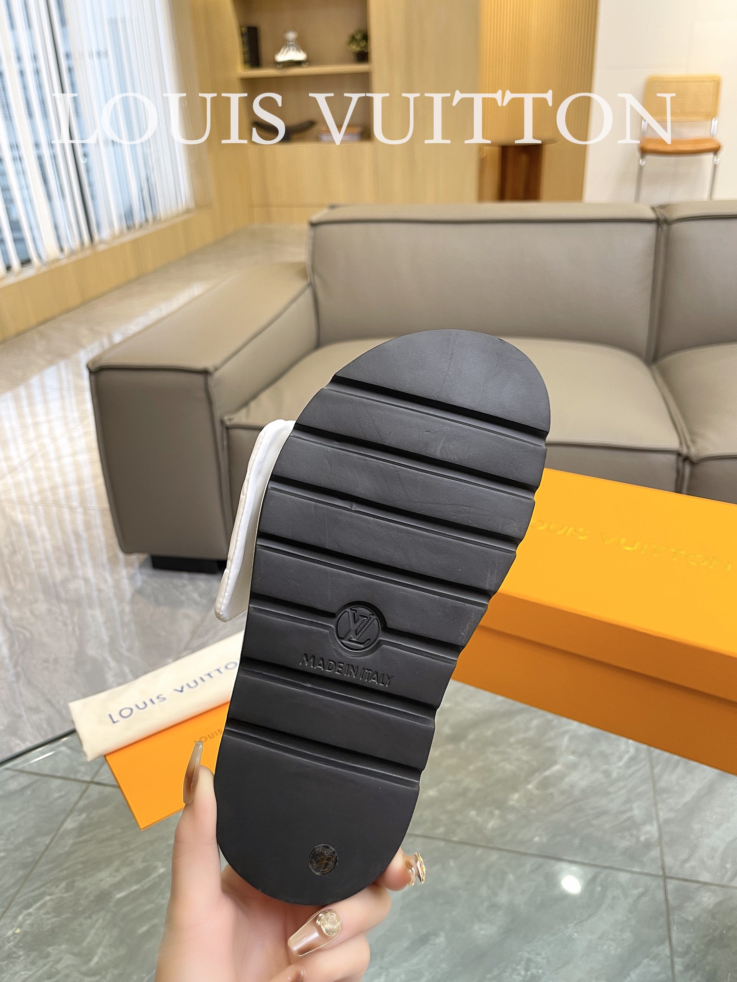 LOUIS VUITTON SLIPPERS