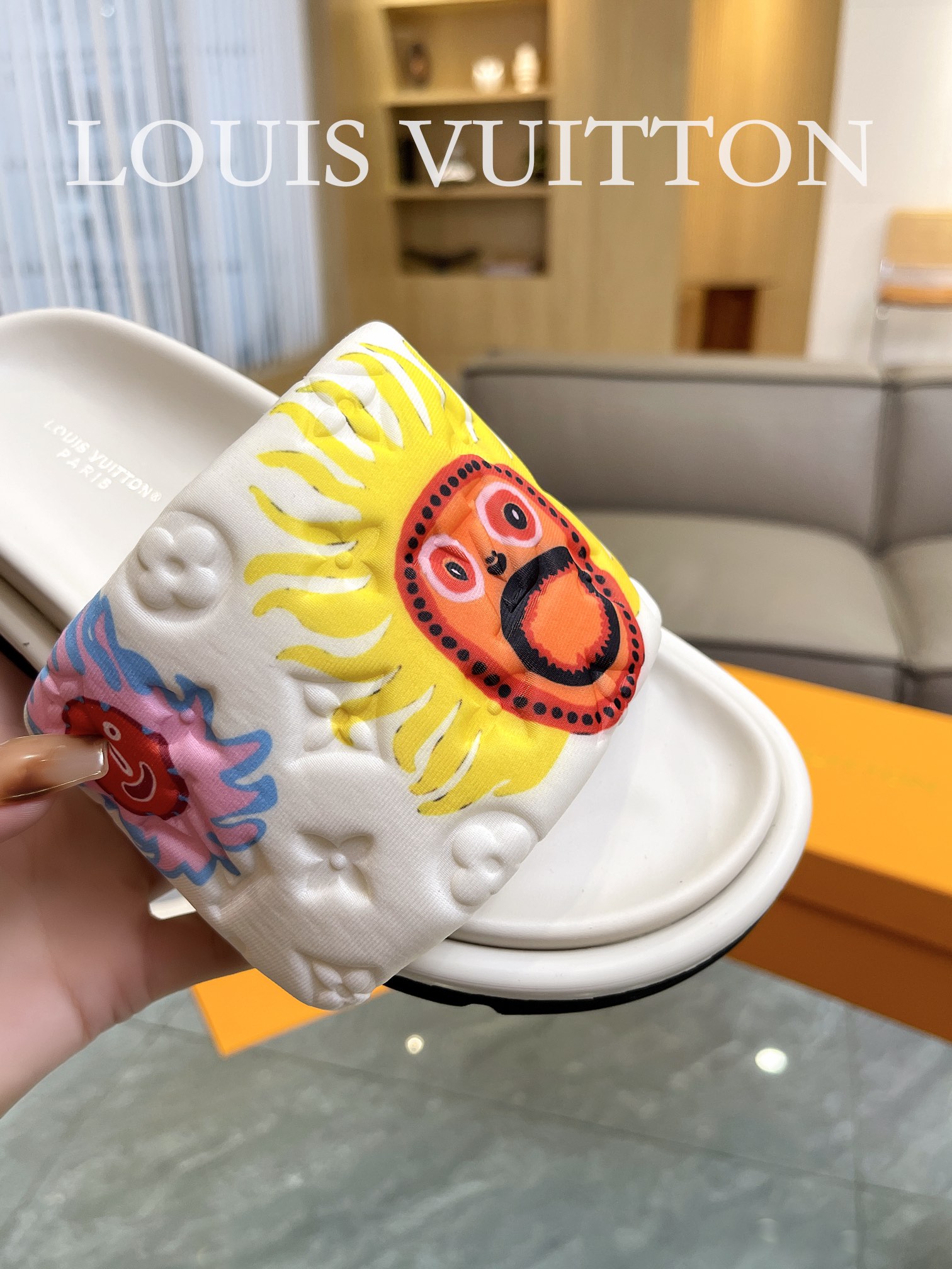 LOUIS VUITTON SLIPPERS
