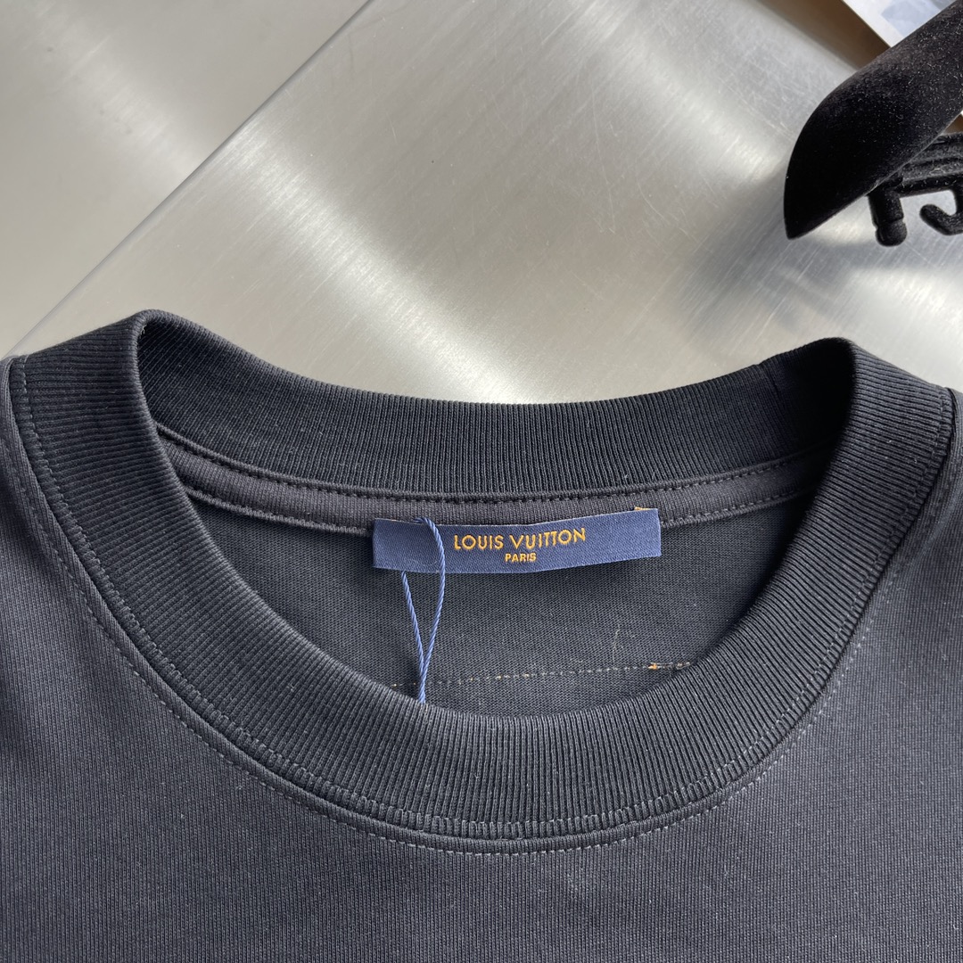 LV T-Shirt