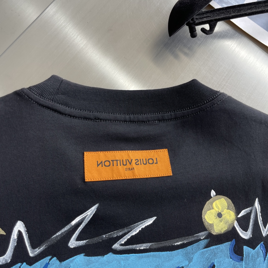 LV T-Shirt