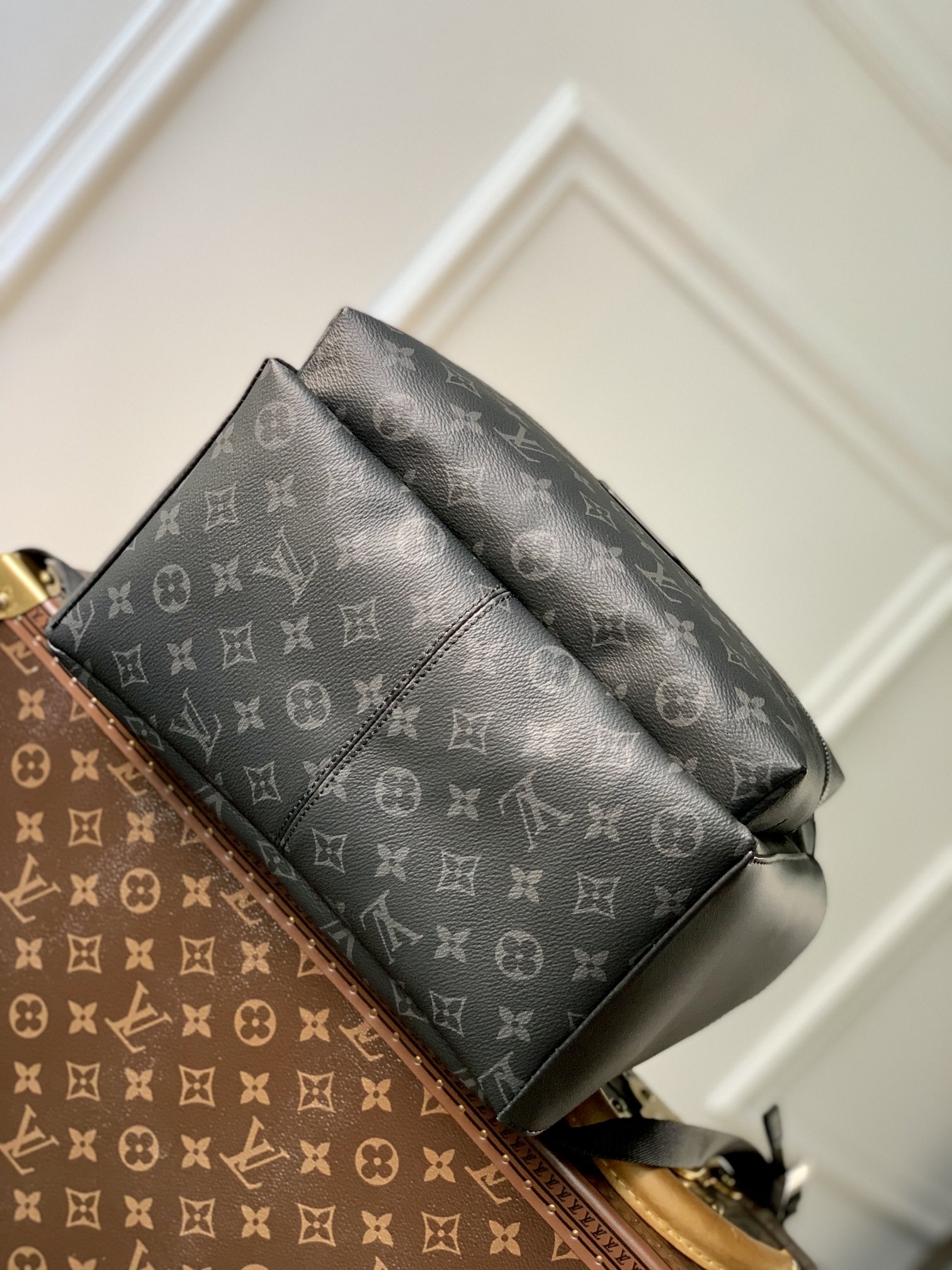 LV DISCOVERY BACKPACK