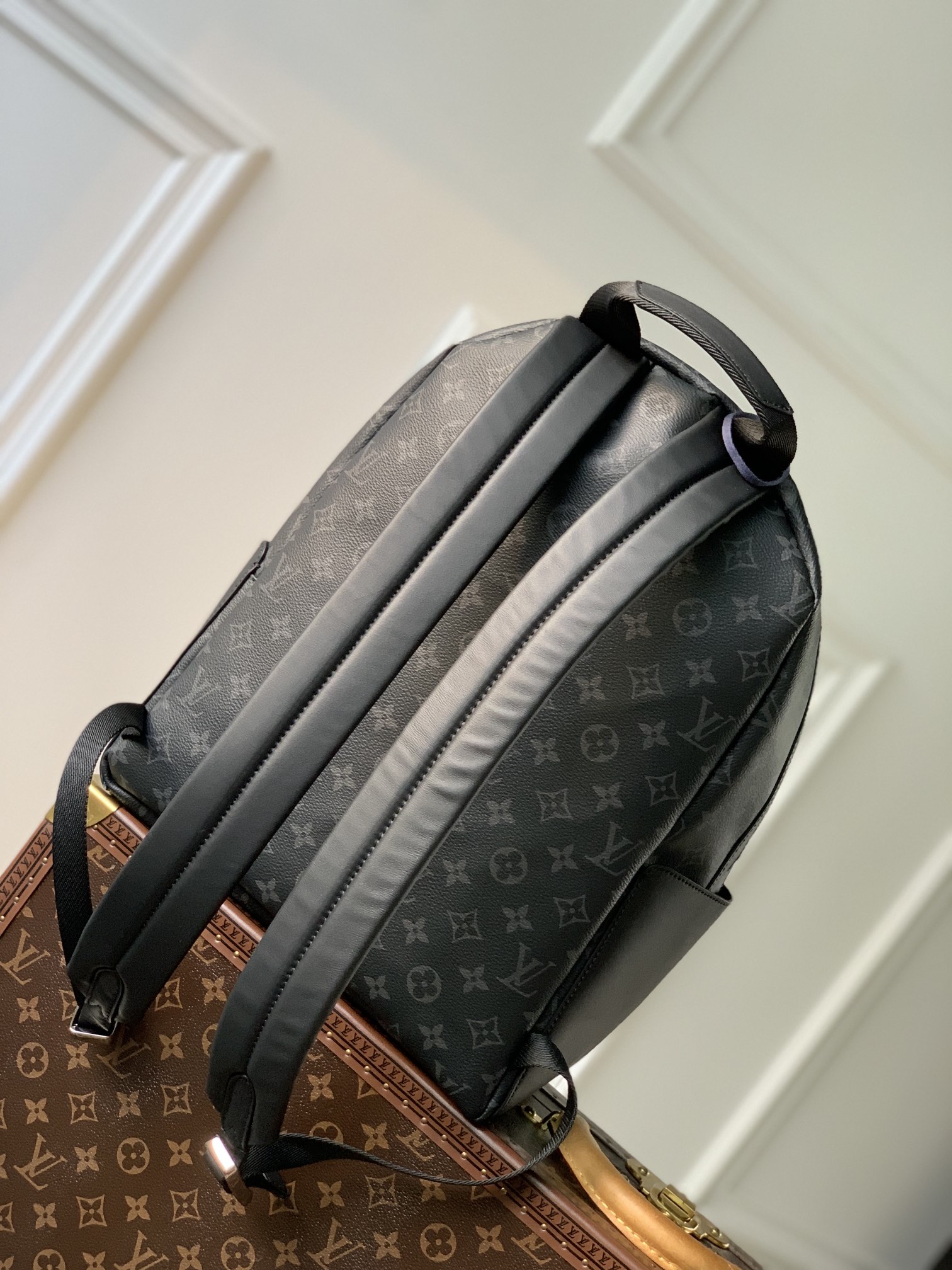 LV DISCOVERY BACKPACK