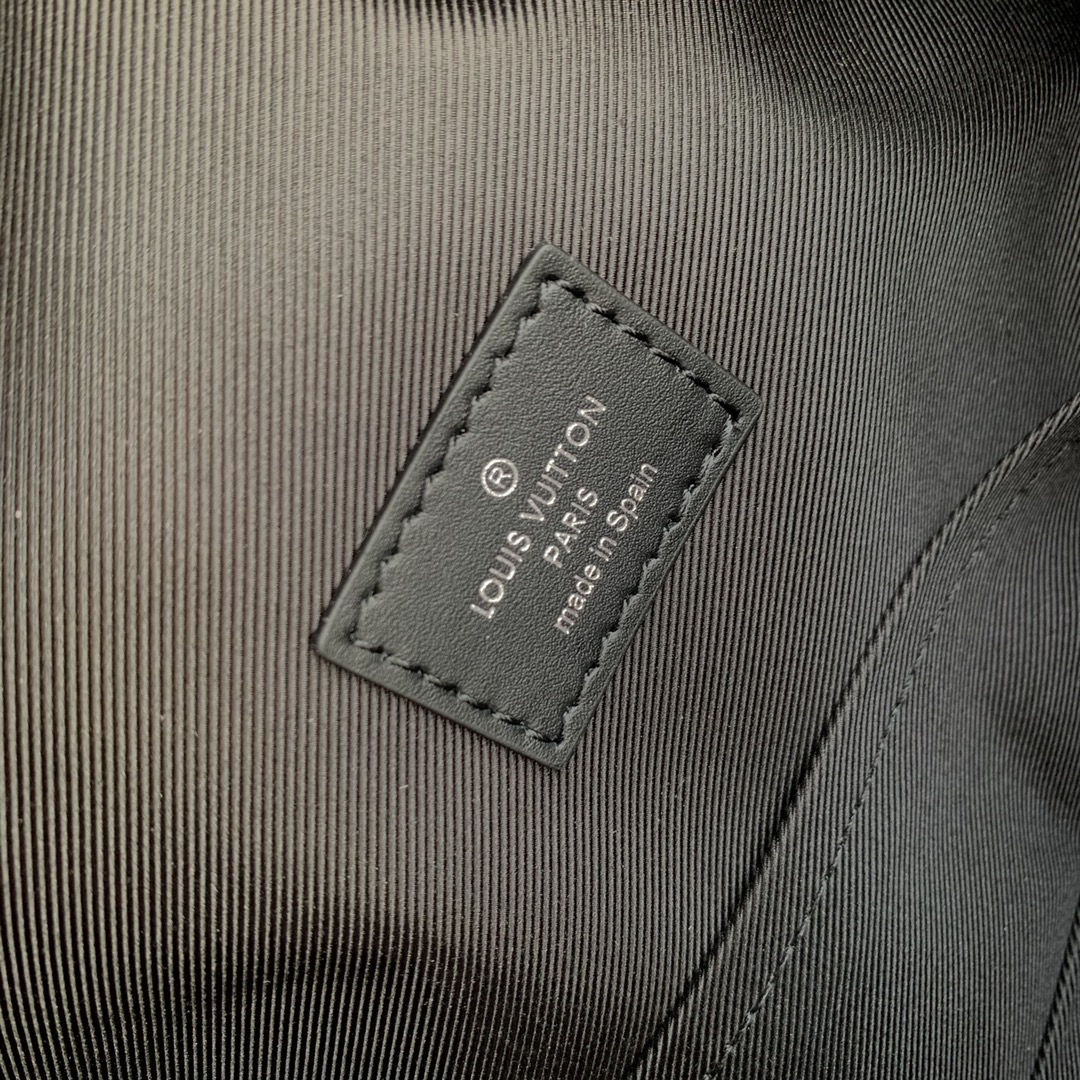 LV DISCOVERY BACKPACK