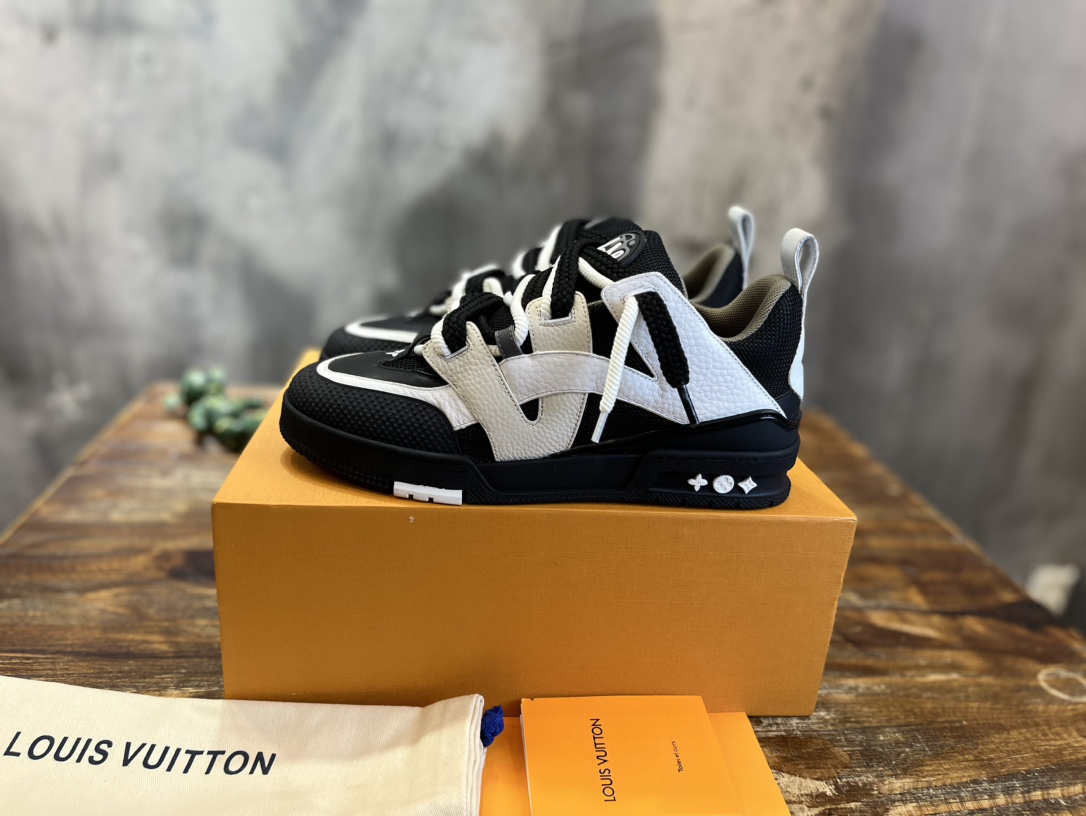 LOUIS VUITTON TRAINERS