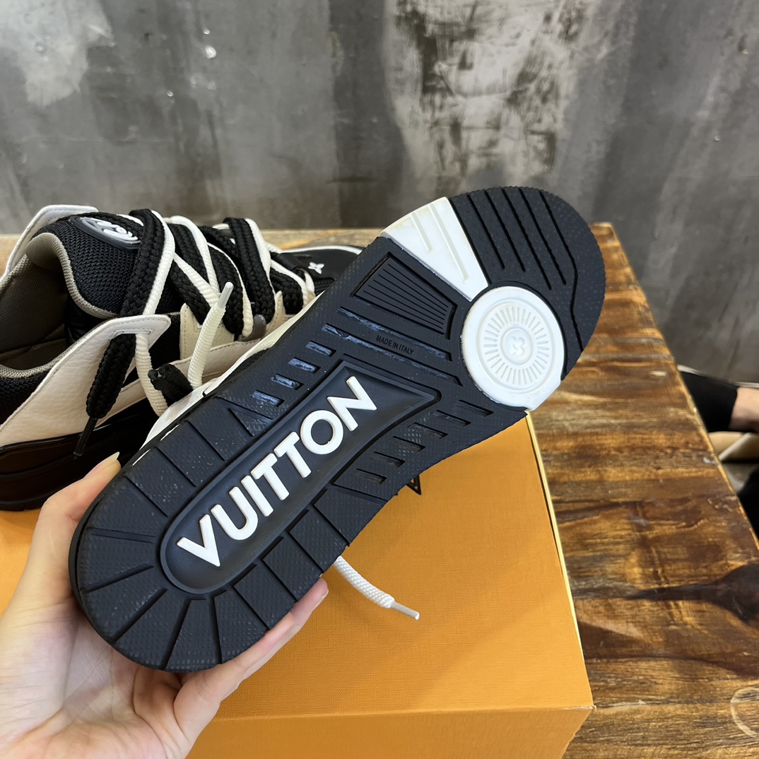 LOUIS VUITTON TRAINERS