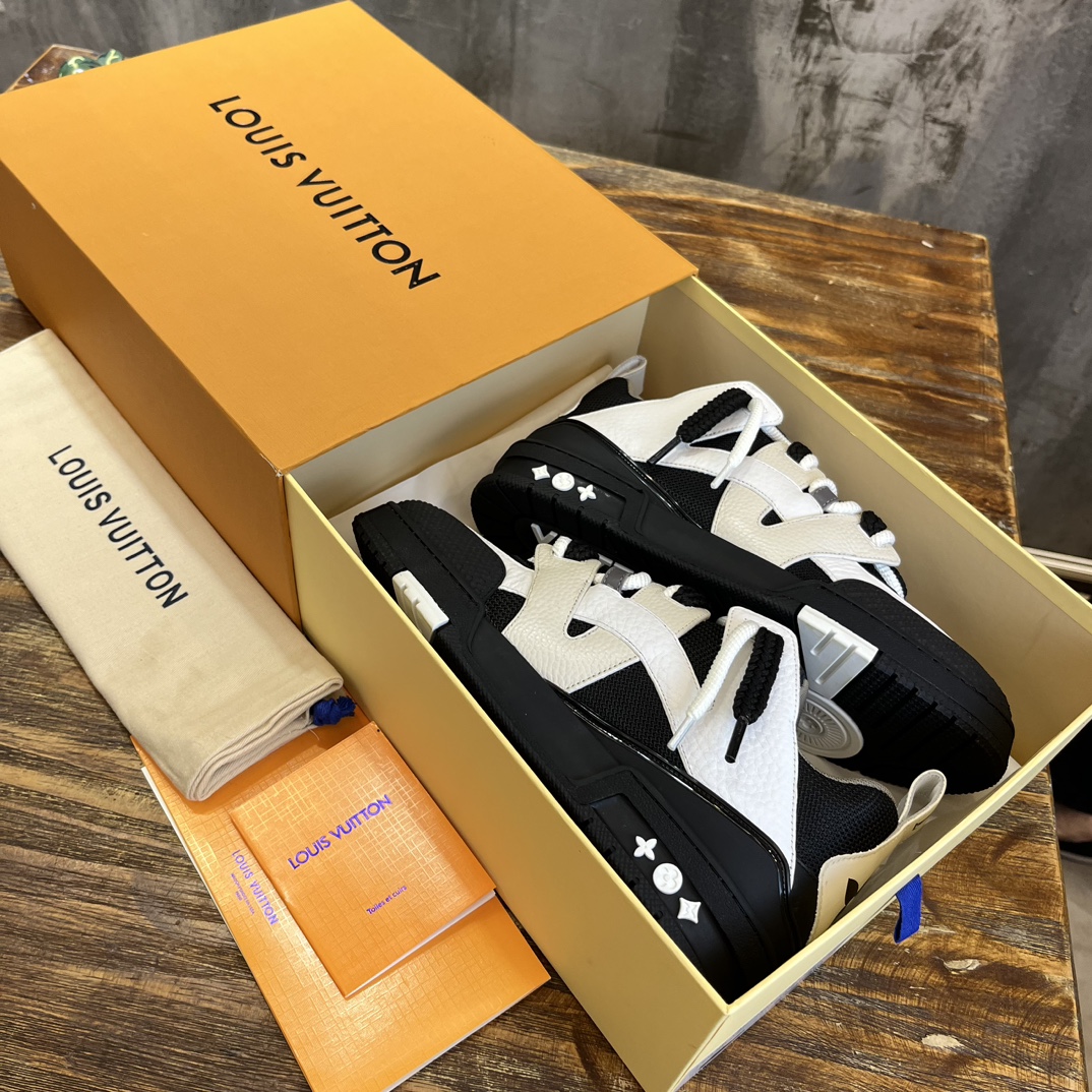 LOUIS VUITTON TRAINERS