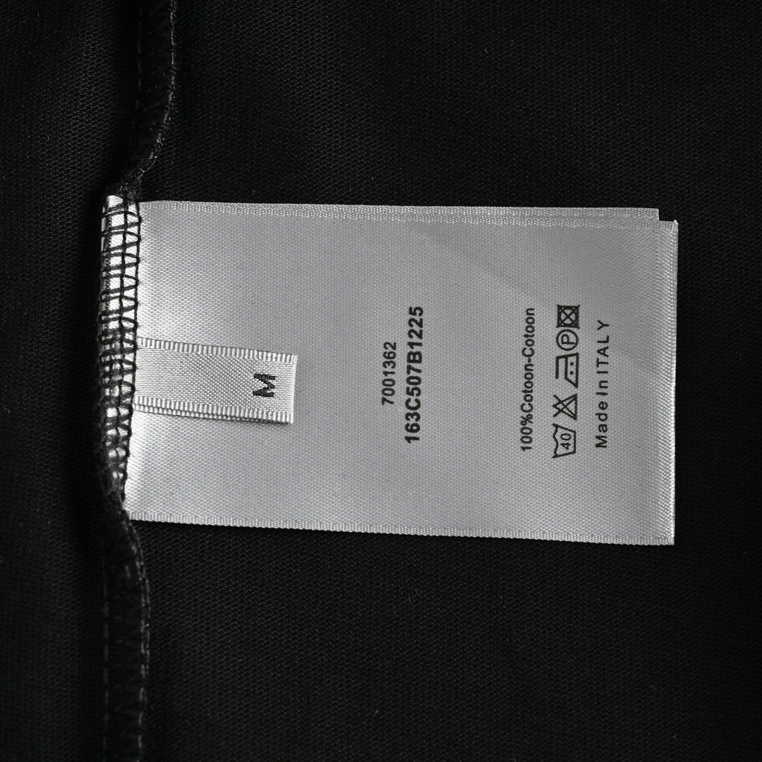 DIOR T-SHIRT