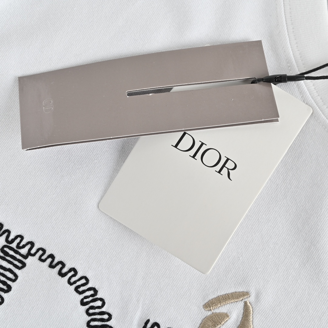 DIOR T-SHIRT