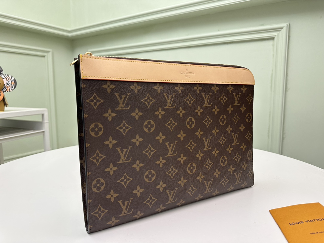LV Pochette Jour