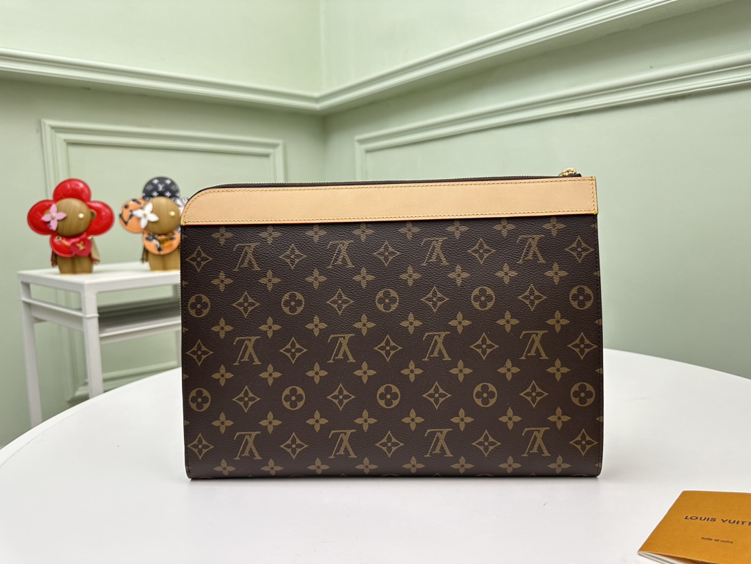 LV Pochette Jour