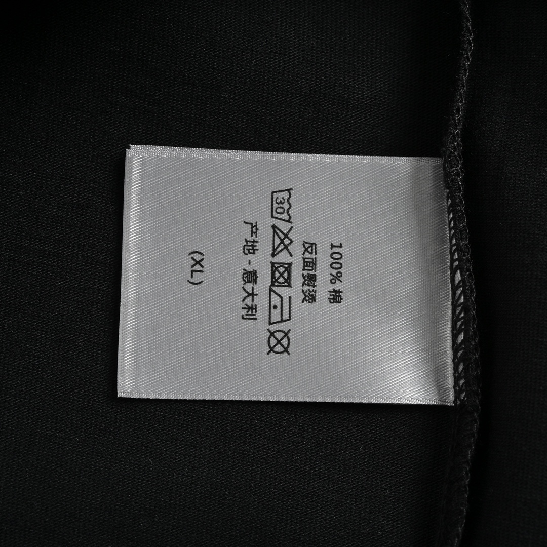 DIOR T-SHIRT