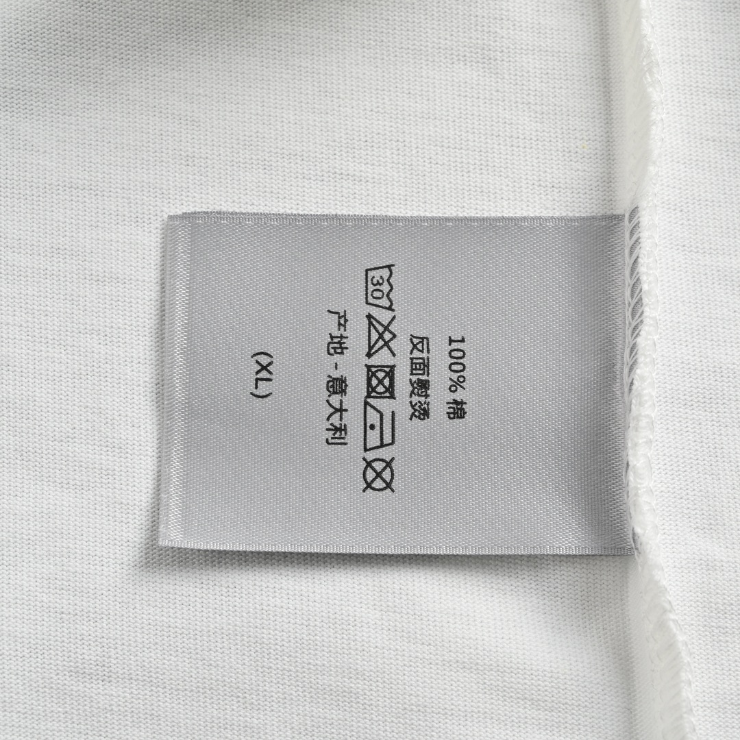 DIOR T-SHIRT