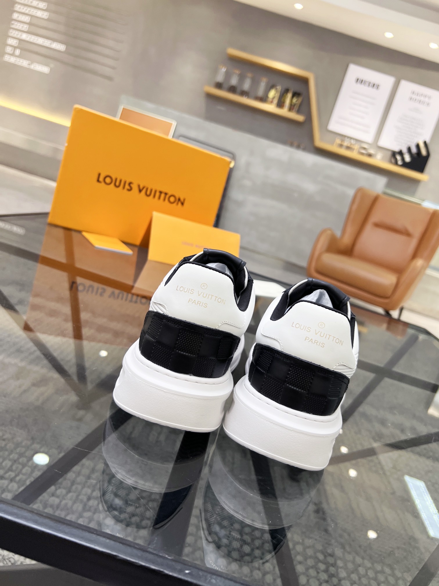 LOUIS VUITTON SHOES 