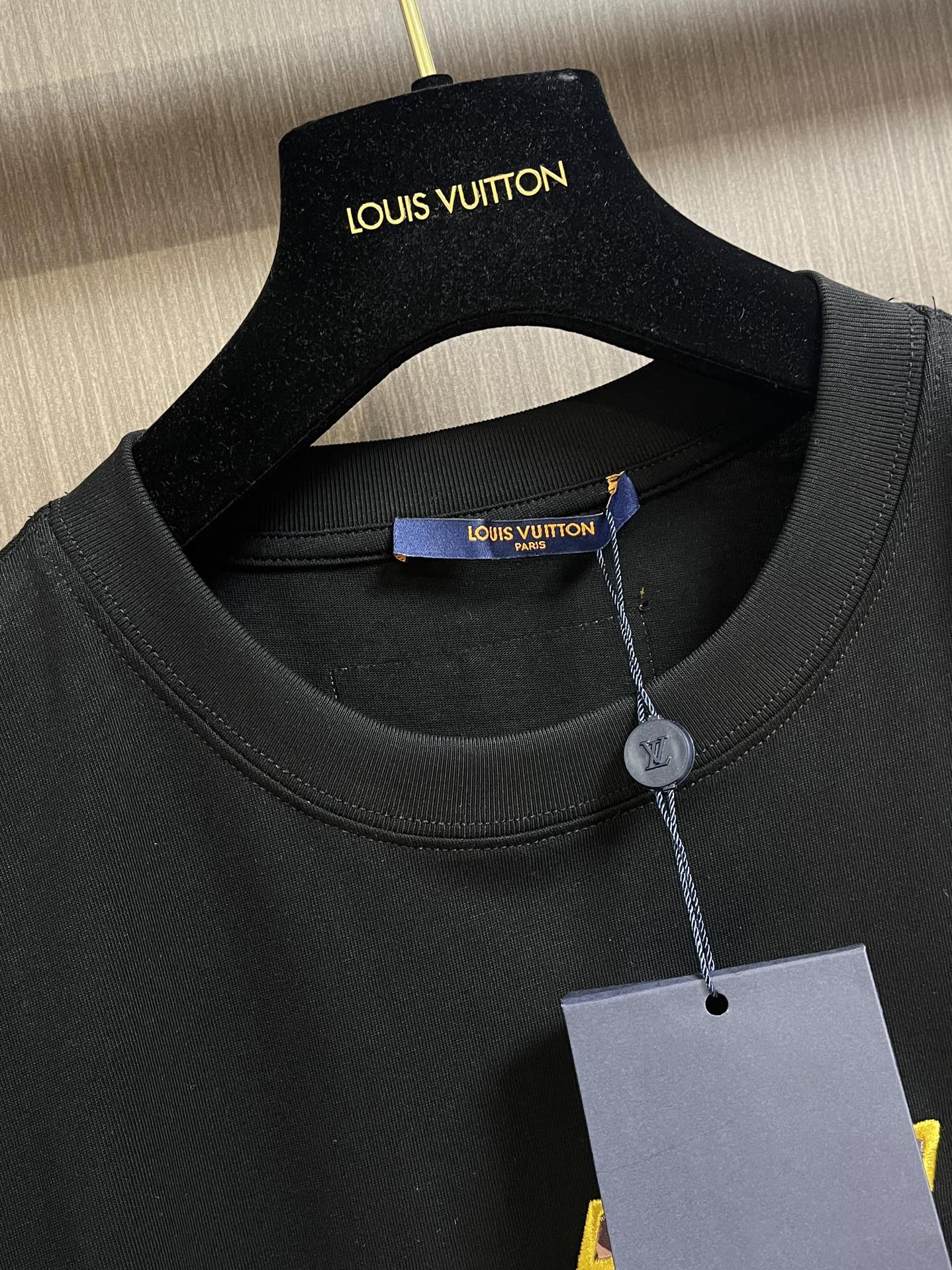 LV T-Shirt