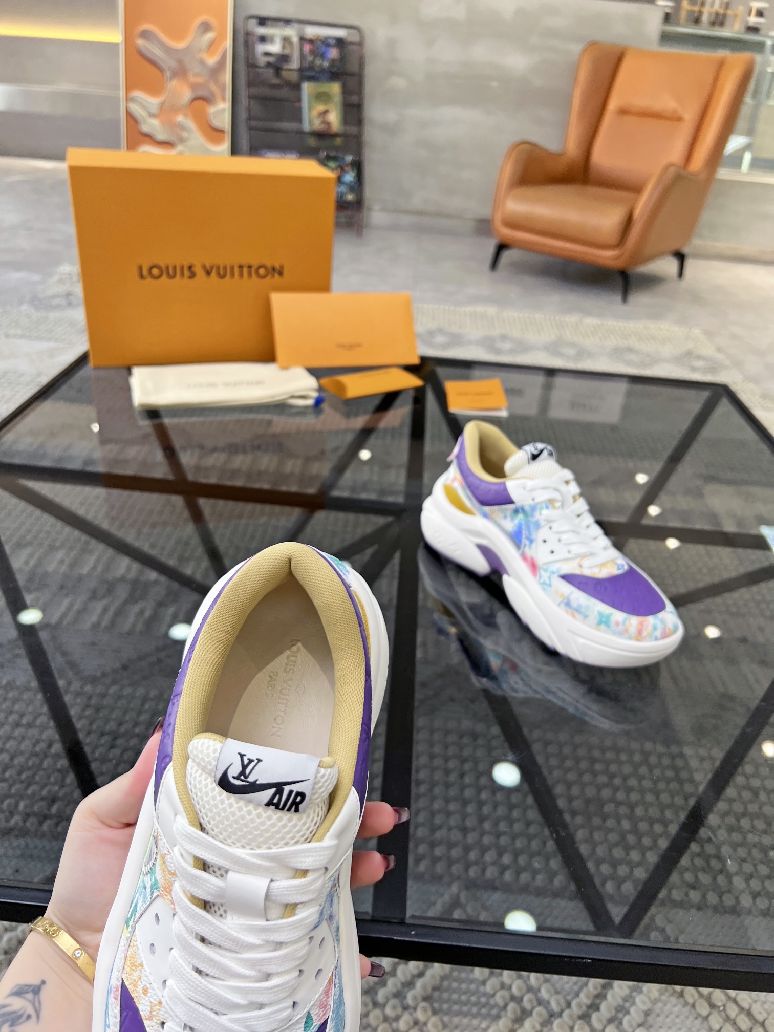 LOUIS VUITTON SHOES 