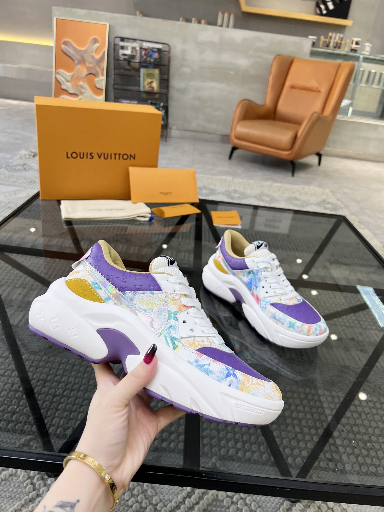 LOUIS VUITTON SHOES 