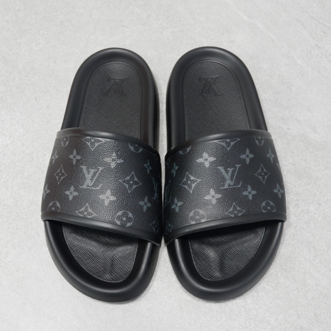 LOUIS VUITTON SLIPPERS