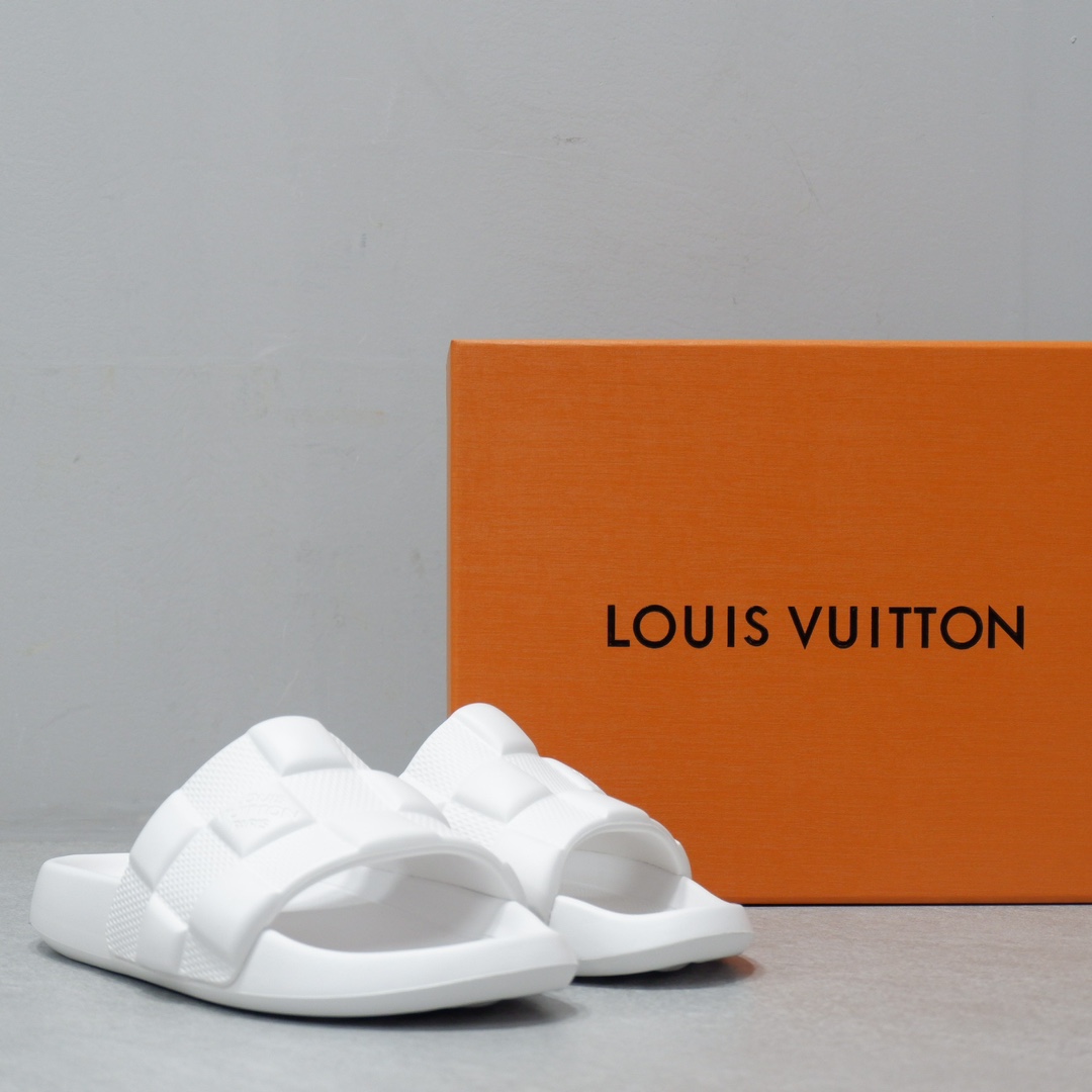 LOUIS VUITTON SLIPPERS