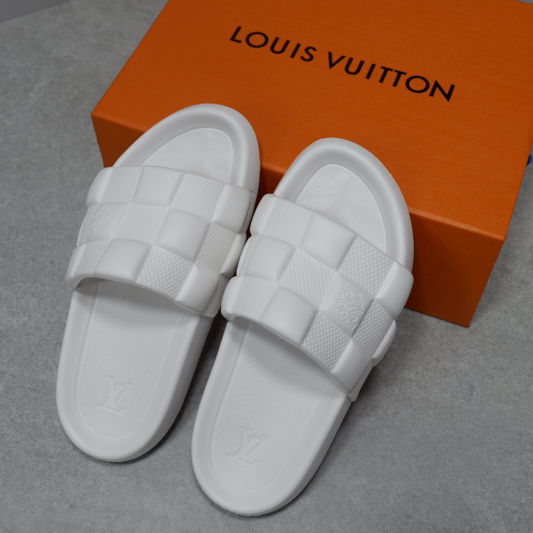 LOUIS VUITTON SLIPPERS