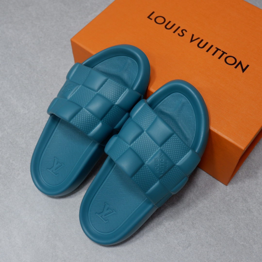 LOUIS VUITTON SLIPPERS
