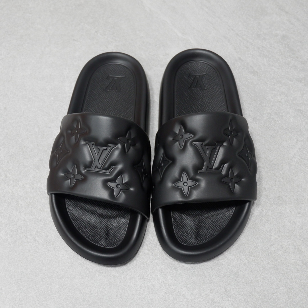 LOUIS VUITTON SLIPPERS