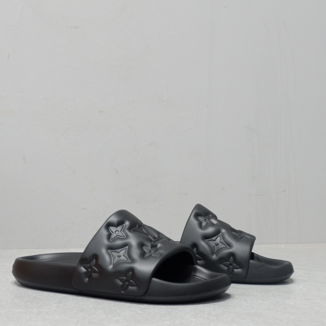 LOUIS VUITTON SLIPPERS