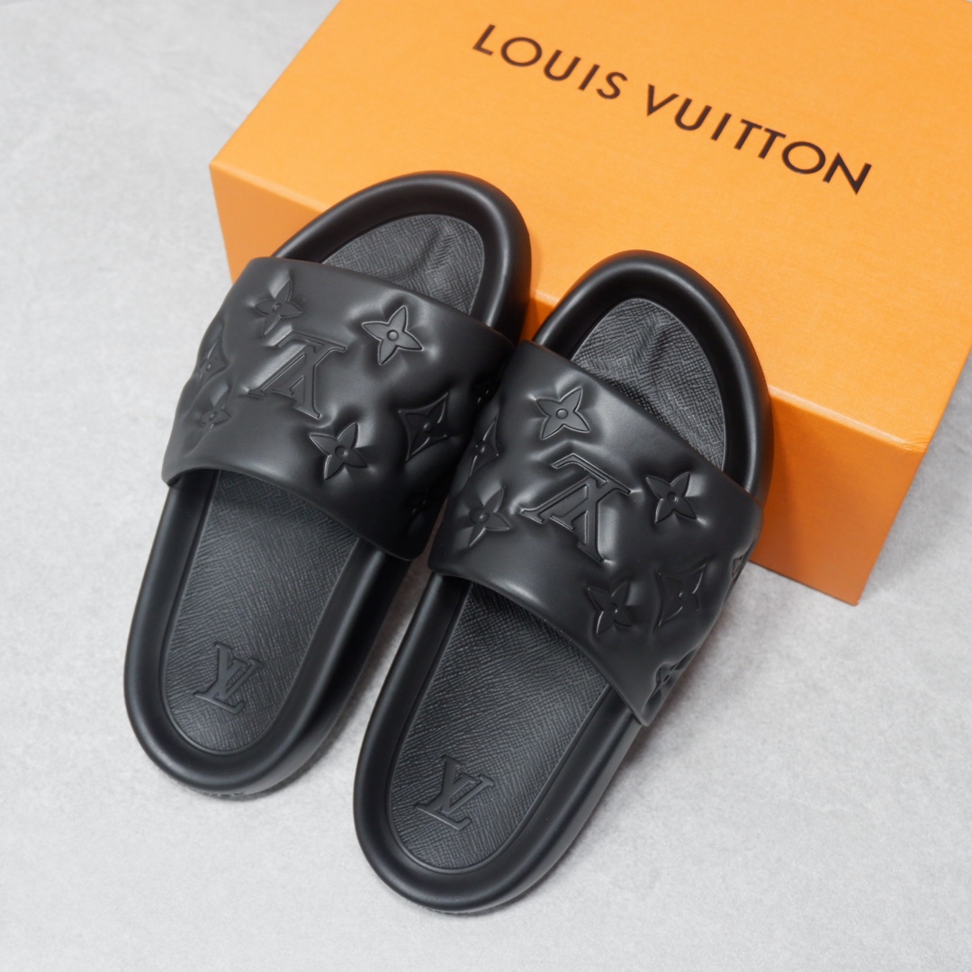 LOUIS VUITTON SLIPPERS