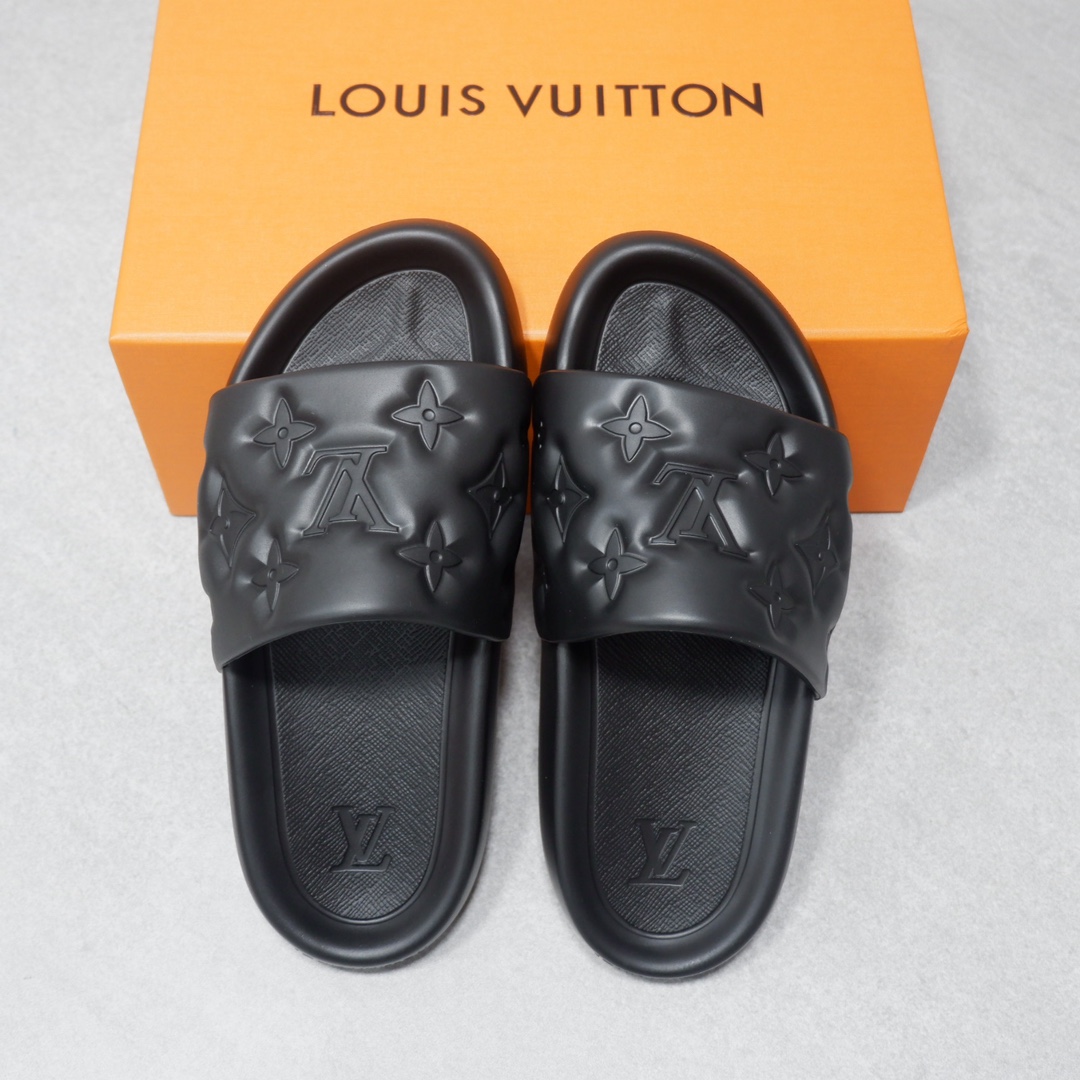 LOUIS VUITTON SLIPPERS