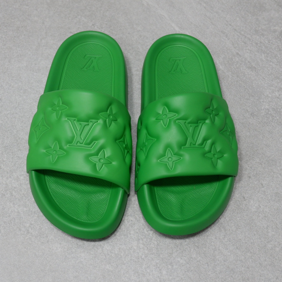 LOUIS VUITTON SLIPPERS