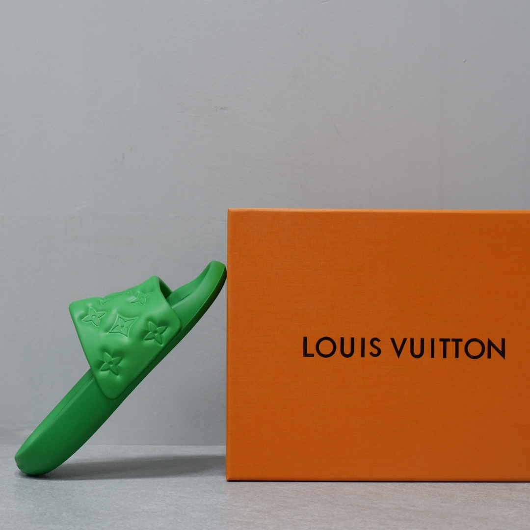 LOUIS VUITTON SLIPPERS