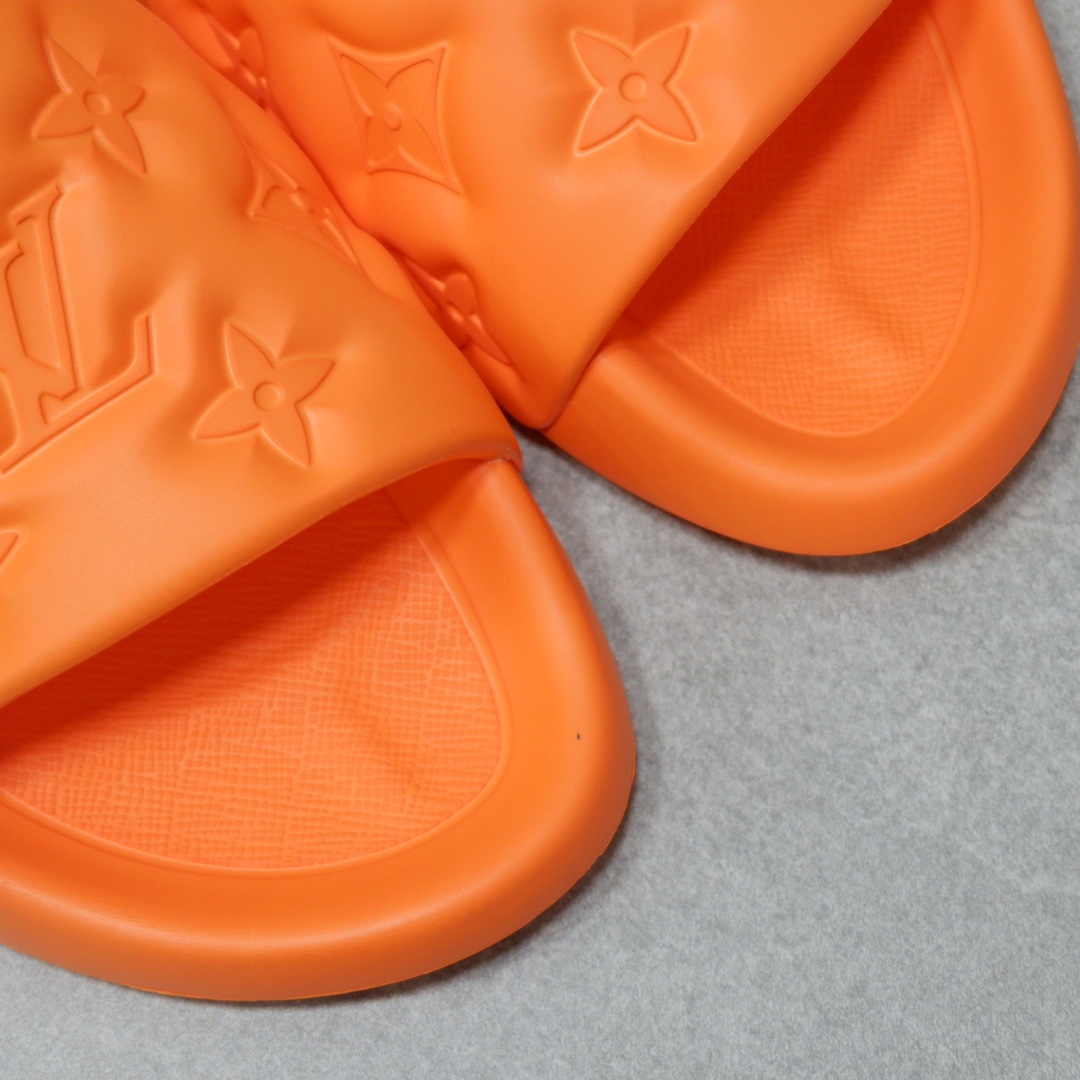 LOUIS VUITTON SLIPPERS