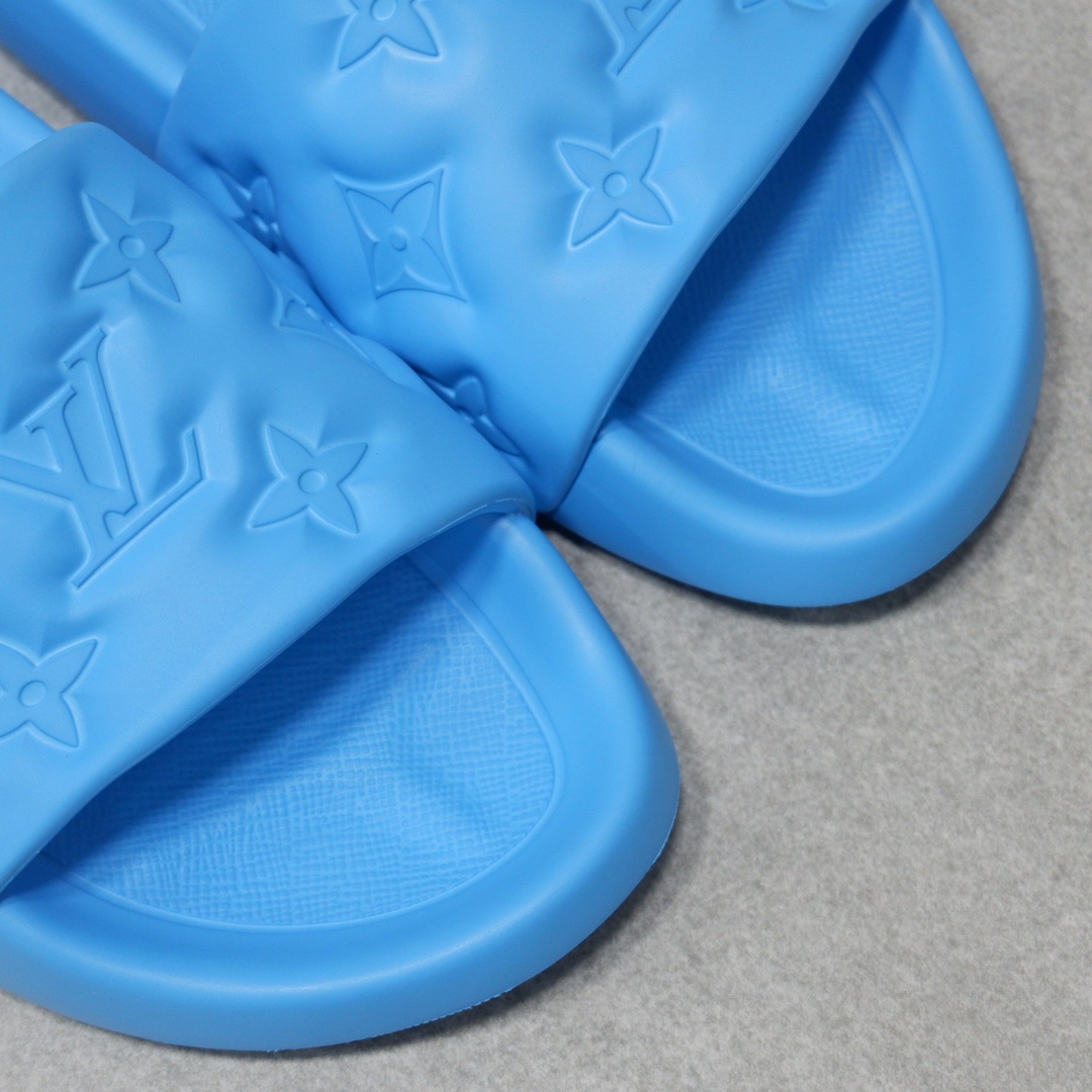 LOUIS VUITTON SLIPPERS