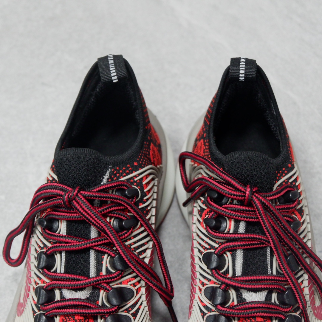 GUCCI SNEAKERS