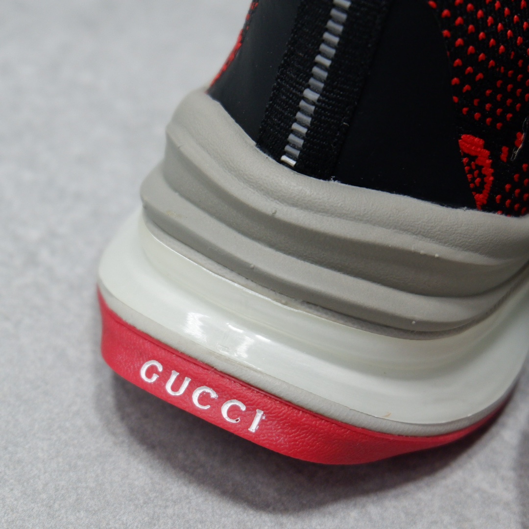 GUCCI SNEAKERS