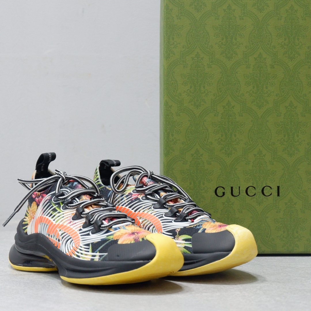 GUCCI SNEAKERS