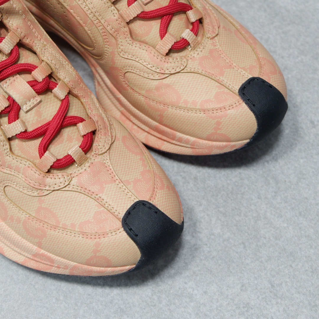 GUCCI SNEAKERS 