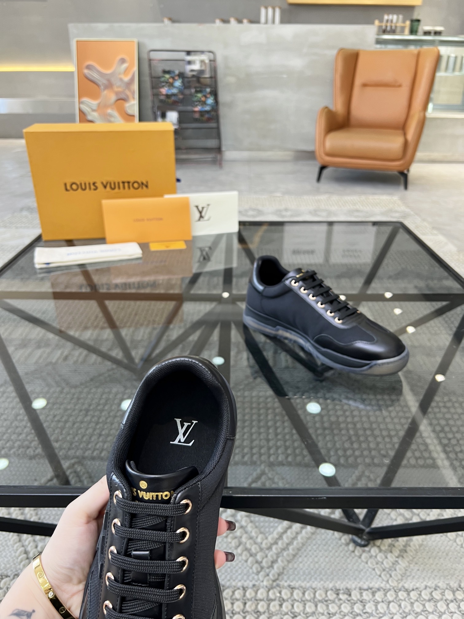 LOUIS VUITTON SHOES 