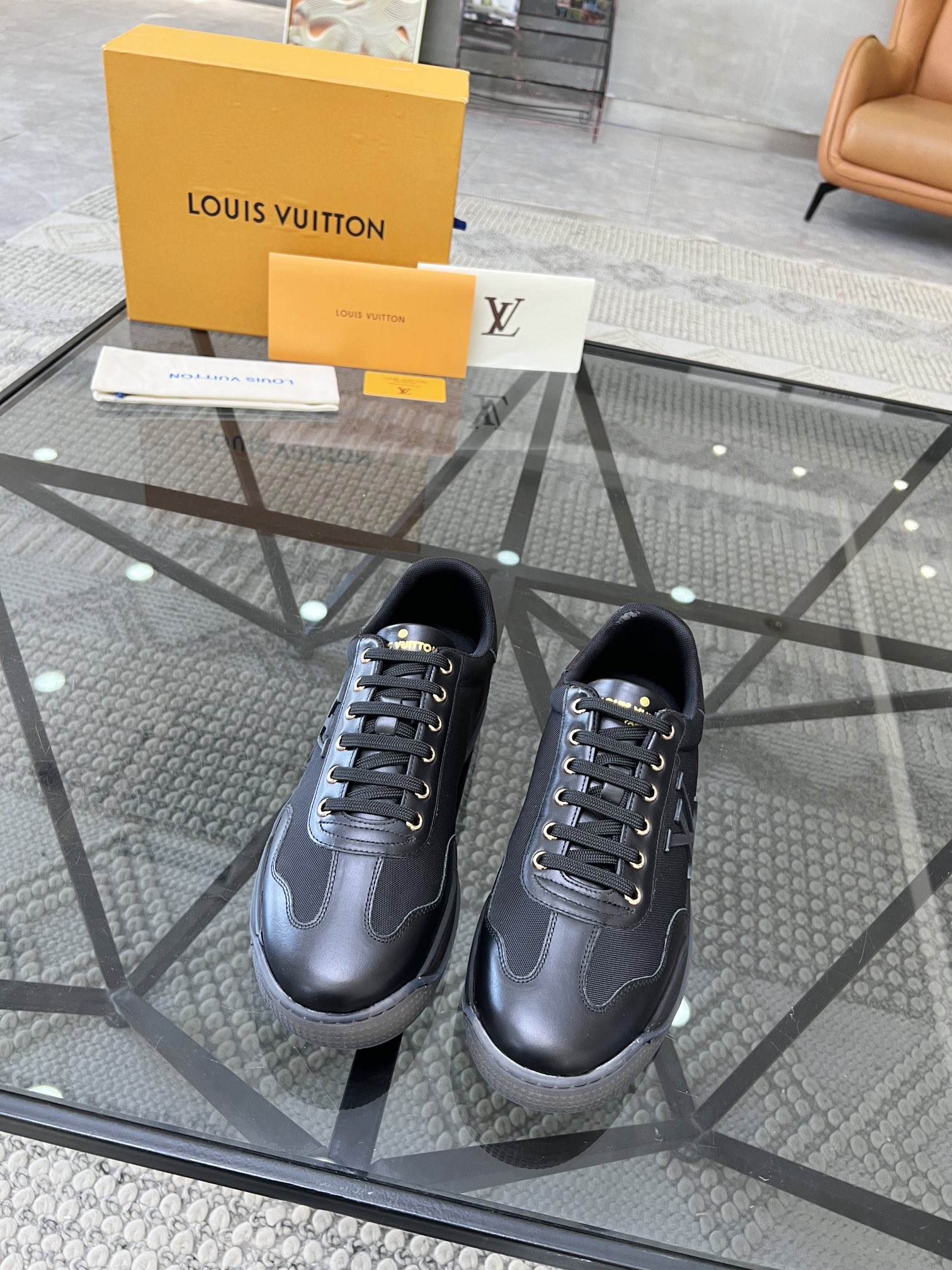 LOUIS VUITTON SHOES 