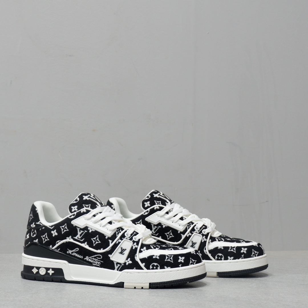 LOUIS VUITTON TRAINERS 