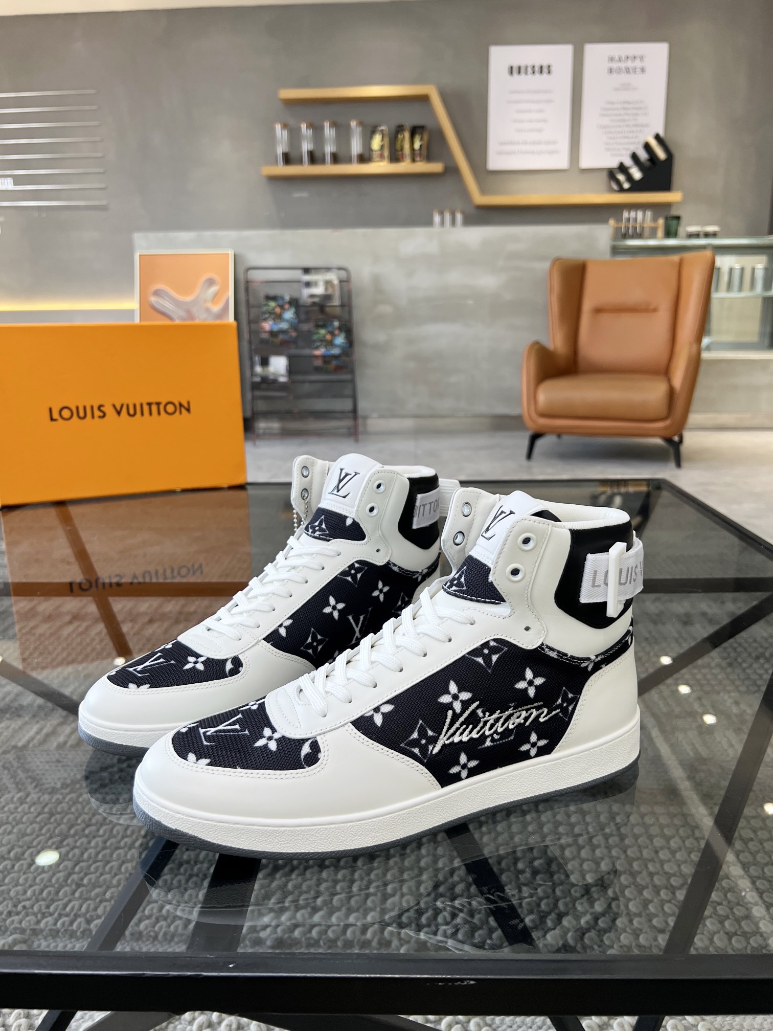 LOUIS VUITTON SHOES 