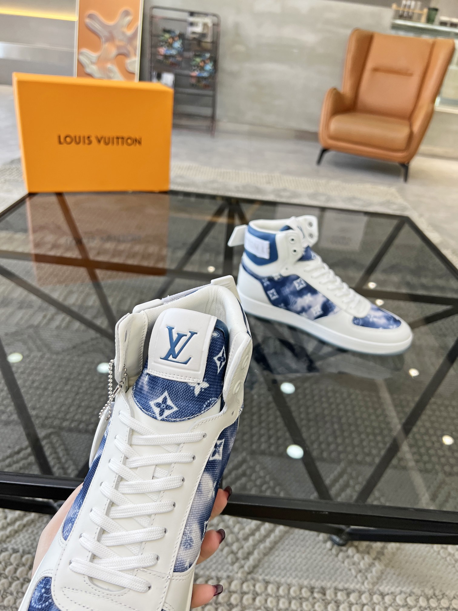LOUIS VUITTON SHOES 