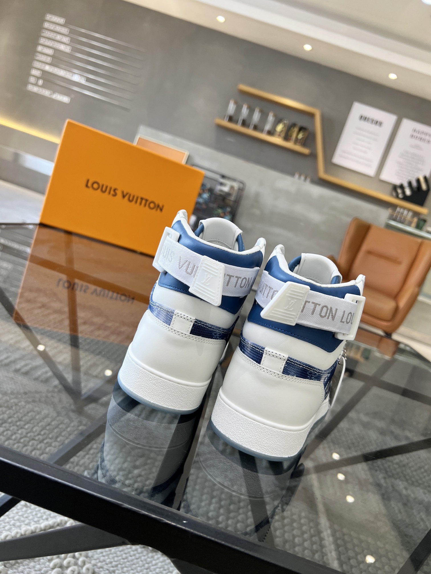 LOUIS VUITTON SHOES 