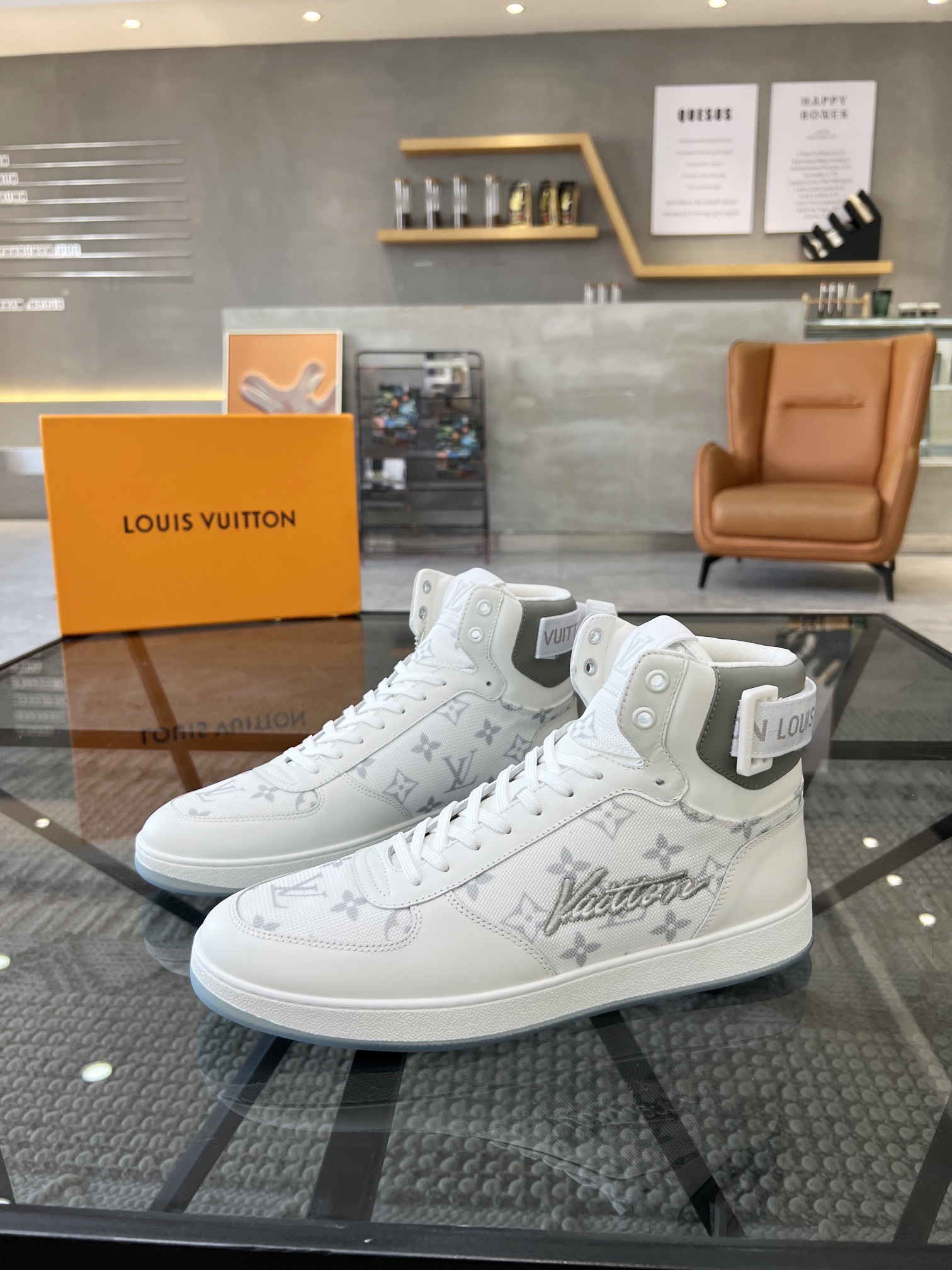 LOUIS VUITTON SHOES 