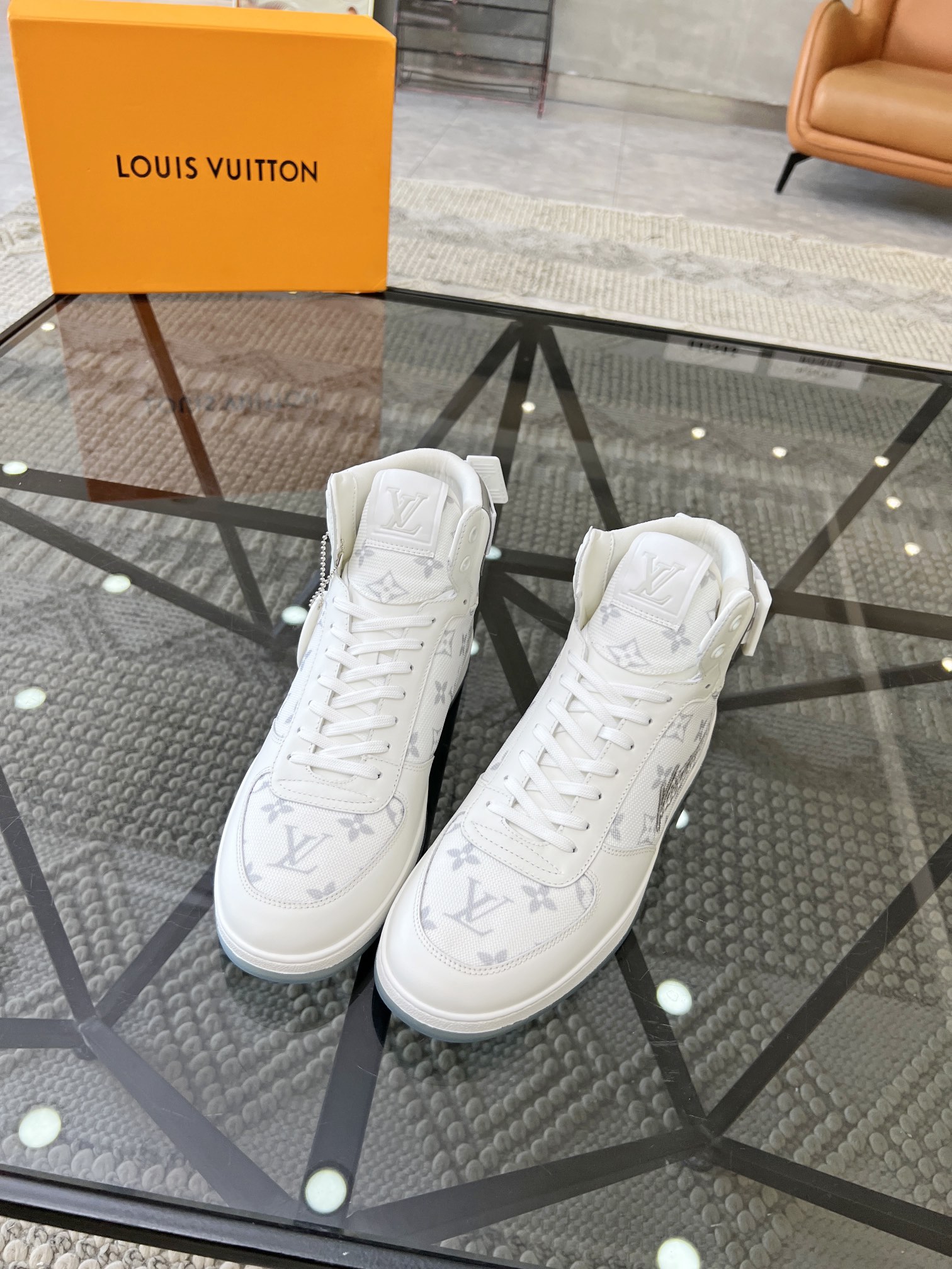 LOUIS VUITTON SHOES 